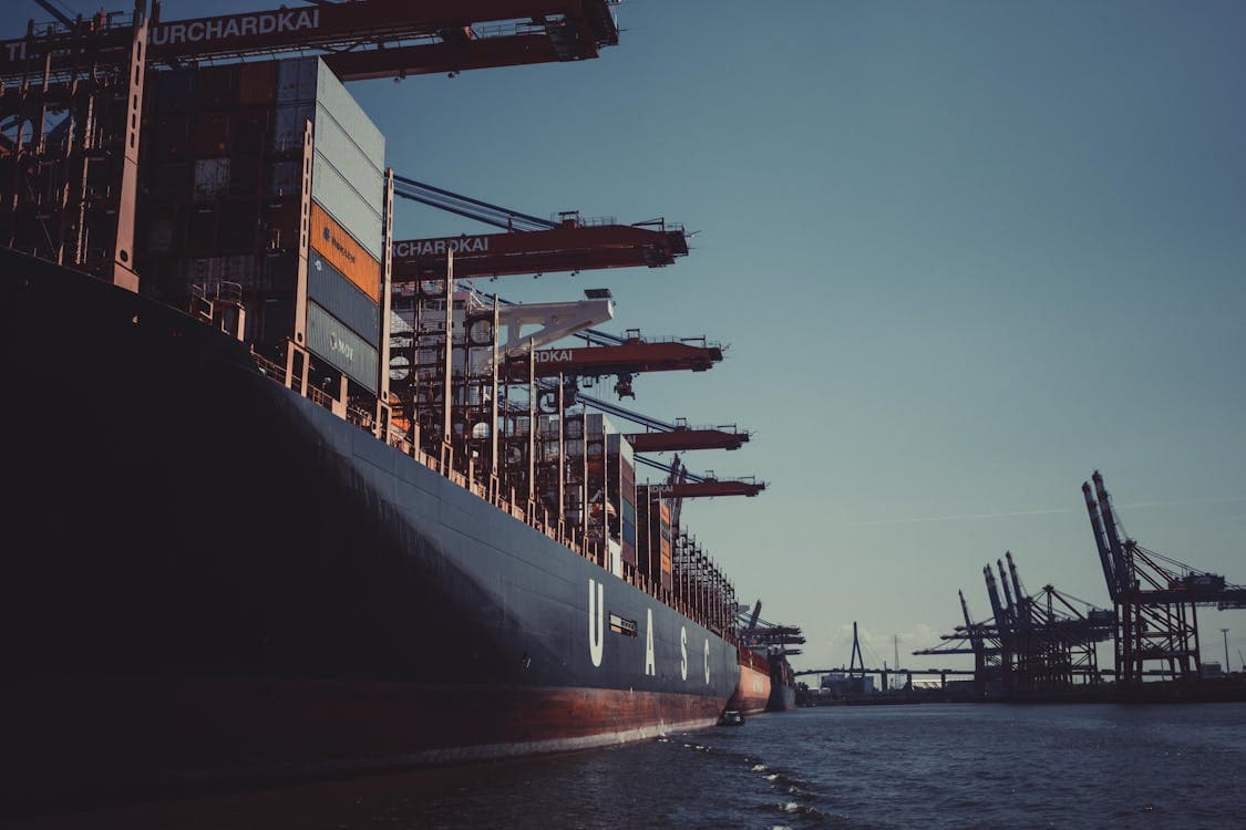 Oil Surges 11% as Hormuz Tensions Reshape the Energy Map